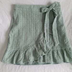 Mint Green Simplee Lace Skirt Size Small